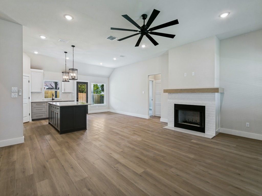 610 N Mill, Weatherford, TX 76086 — photo 5
