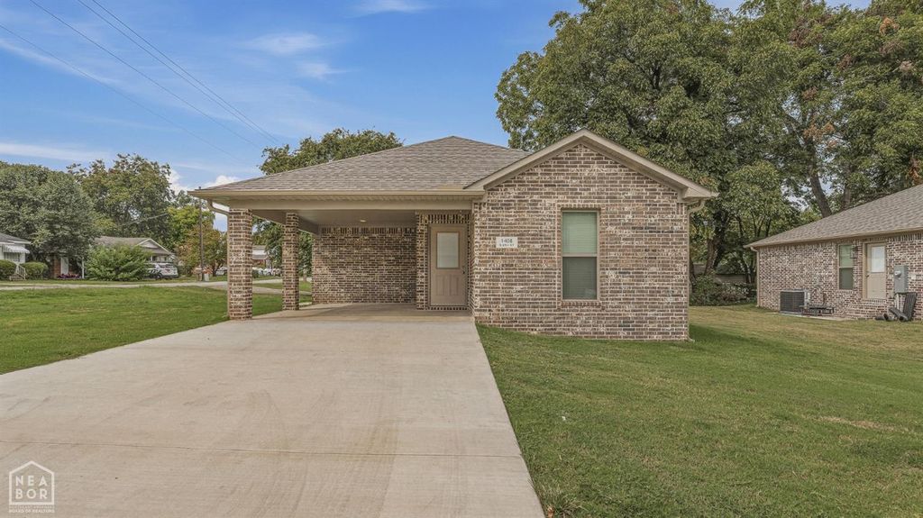 1408 S 8TH Street, Paragould, AR 72450