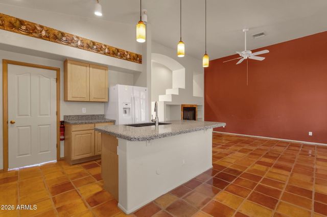 3001 E REDFIELD Road, Phoenix, AZ 85032