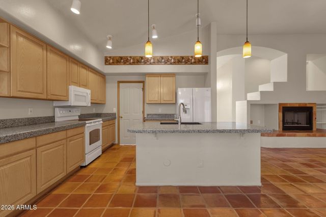 3001 E REDFIELD Road, Phoenix, AZ 85032