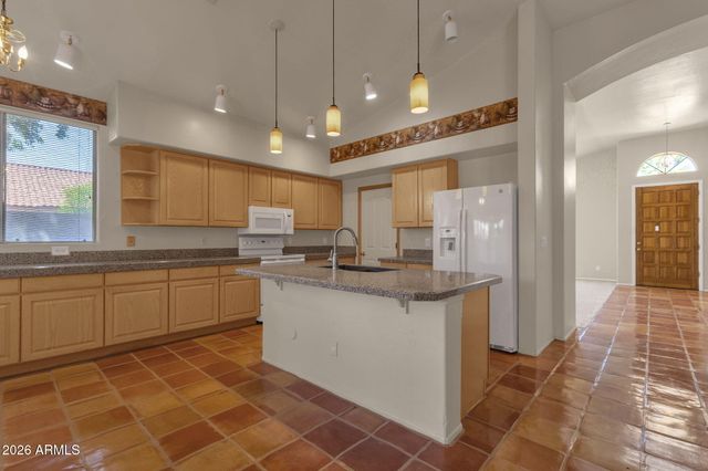 3001 E REDFIELD Road, Phoenix, AZ 85032