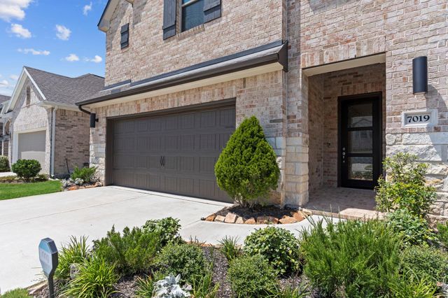 7019 Winterberry Glen Lane, Katy, TX 77493