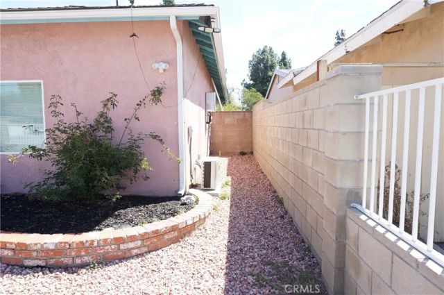 8824 Quartz Avenue, Northridge, CA 91324