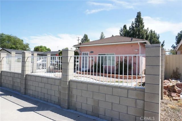 8824 Quartz Avenue, Northridge, CA 91324