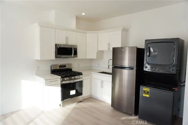 8824 Quartz Avenue, Northridge, CA 91324