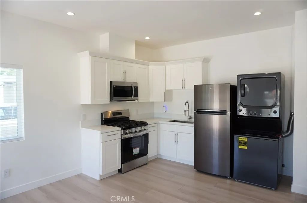 8824 Quartz Avenue, Northridge, CA 91324