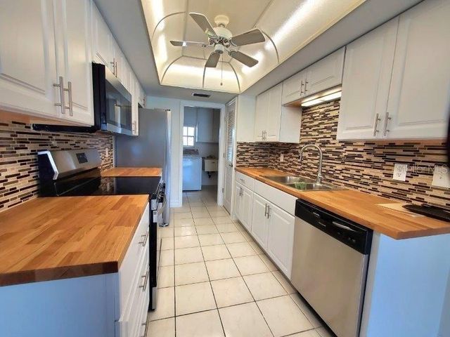 910 SANTA BRIGIDA COURT, Punta Gorda, FL 33950