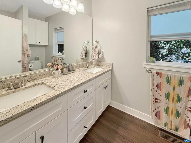 1304 POPLAR ST, Charlottesville, VA 22902