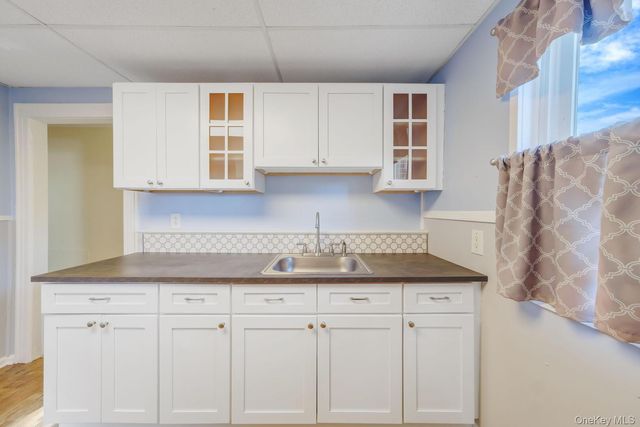 39 Chapman Place 2, Bay Shore, NY 11706