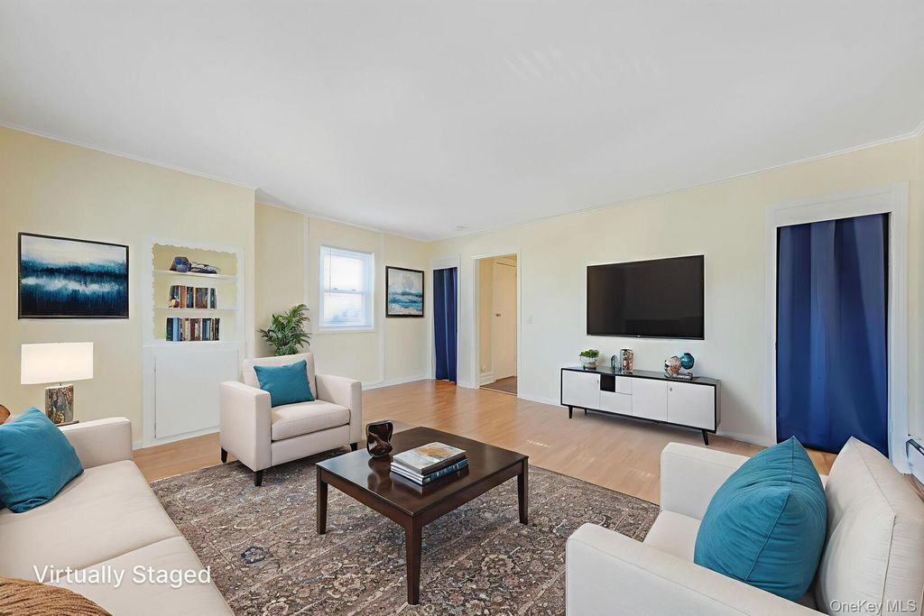 39 Chapman Place 2, Bay Shore, NY 11706