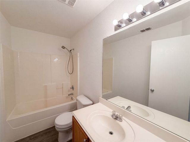 105 Kings Way Drive, Rhome, TX 76078