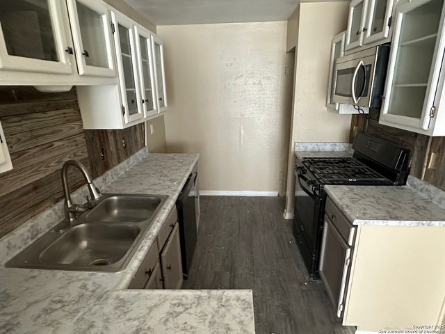 8730 Meadow Song, Converse, TX 78109