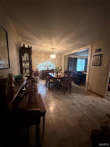 9908 Norbridge Lane, St Louis, MO 63137