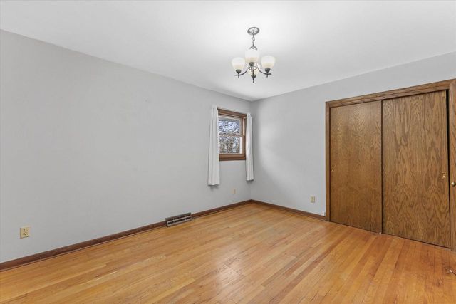 N76W22140 Cherry Hill ROAD, Lisbon, WI 53089