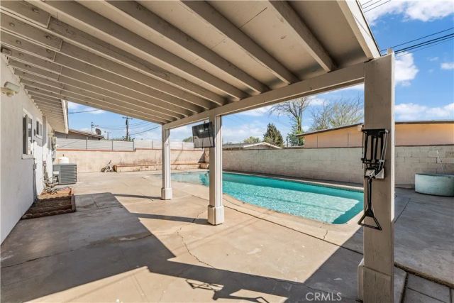 1046 W Avenue H6, Lancaster, CA 93534