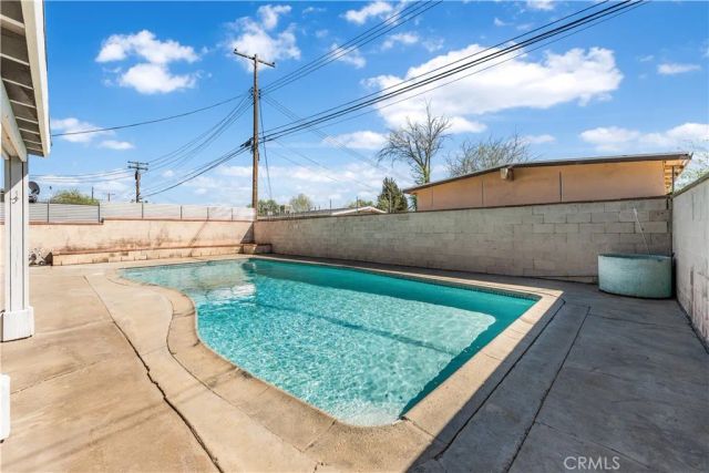 1046 W Avenue H6, Lancaster, CA 93534