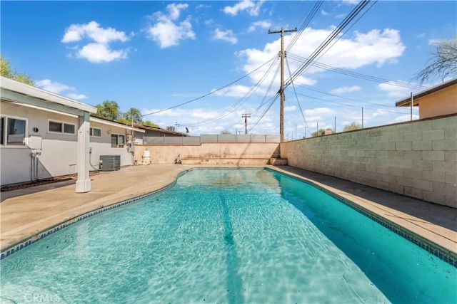 1046 W Avenue H6, Lancaster, CA 93534