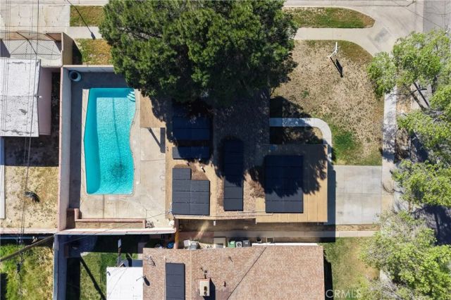 1046 W Avenue H6, Lancaster, CA 93534