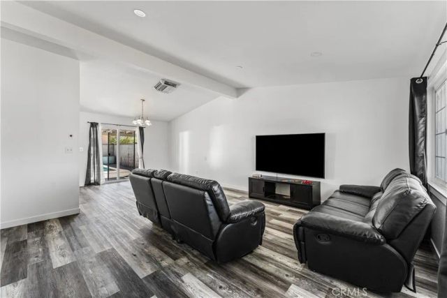 1046 W Avenue H6, Lancaster, CA 93534