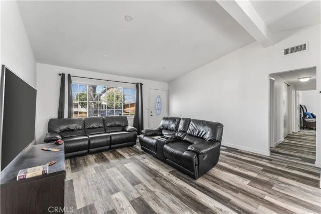 1046 W Avenue H6, Lancaster, CA 93534