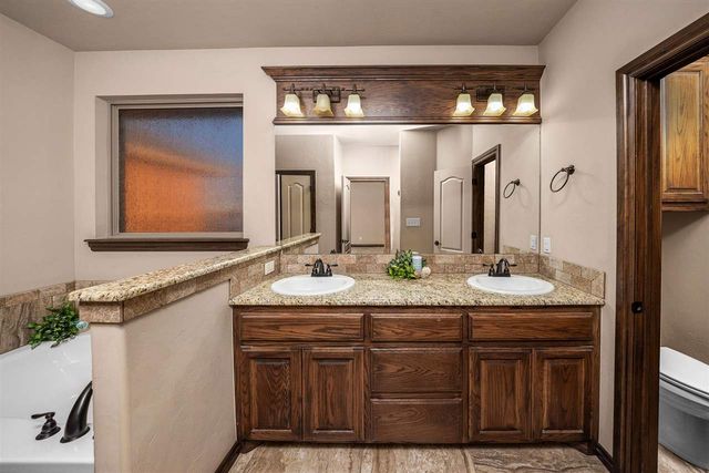 13195 NE Tony Creek Rd, Elgin, OK 73538