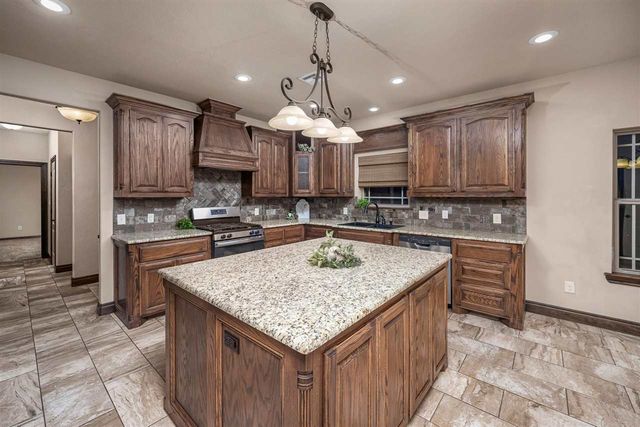 13195 NE Tony Creek Rd, Elgin, OK 73538