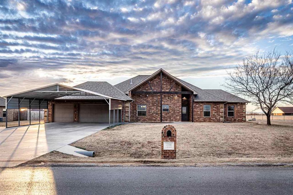 13195 NE Tony Creek Rd, Elgin, OK 73538