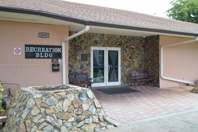 2821 Somerset Dr 117, Lauderdale Lakes, FL 33311