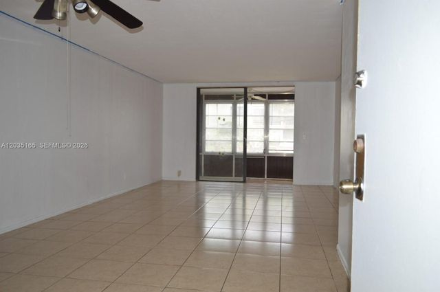 2821 Somerset Dr 117, Lauderdale Lakes, FL 33311