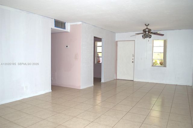 2821 Somerset Dr 117, Lauderdale Lakes, FL 33311