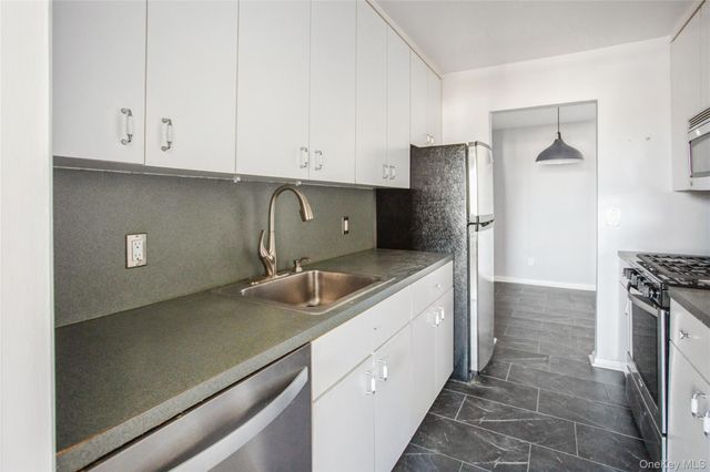 333 E Broadway 3B, Long Beach, NY 11561