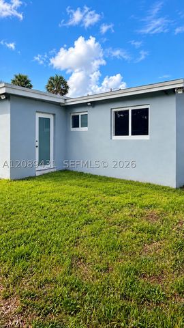 4960 SW 28th Ter, Dania Beach, FL 33312