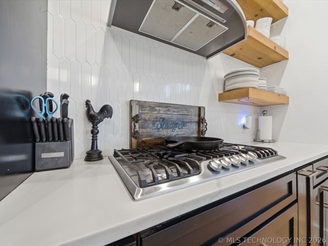 12722 S Maplewood Avenue E, Bixby, OK 74008