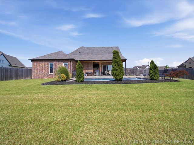 12722 S Maplewood Avenue E, Bixby, OK 74008