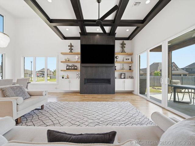 12722 S Maplewood Avenue E, Bixby, OK 74008