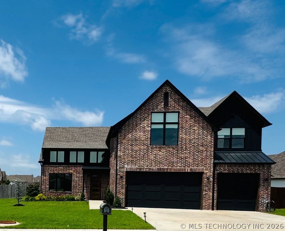 12722 S Maplewood Avenue E, Bixby, OK 74008