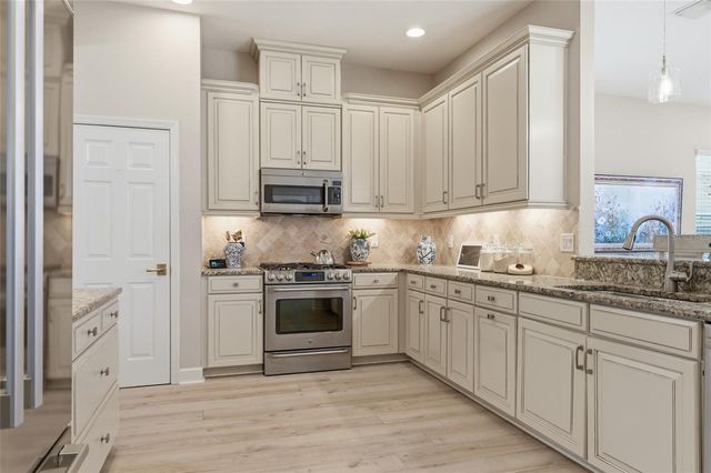 11209 GRAND PARK AVENUE, Riverview, FL 33578