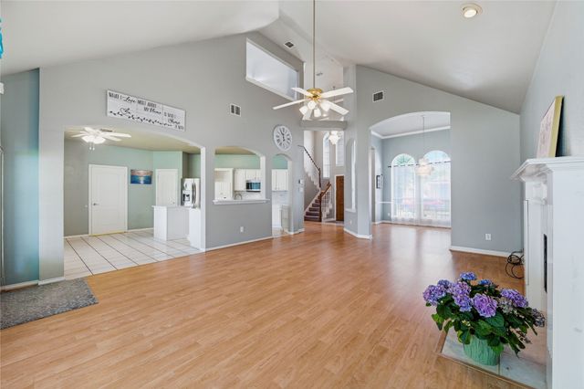 1184 Pleasant Oaks Drive, Lewisville, TX 75067