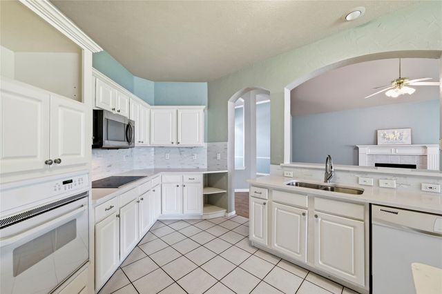 1184 Pleasant Oaks Drive, Lewisville, TX 75067