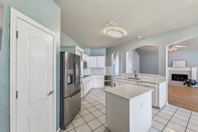 1184 Pleasant Oaks Drive, Lewisville, TX 75067
