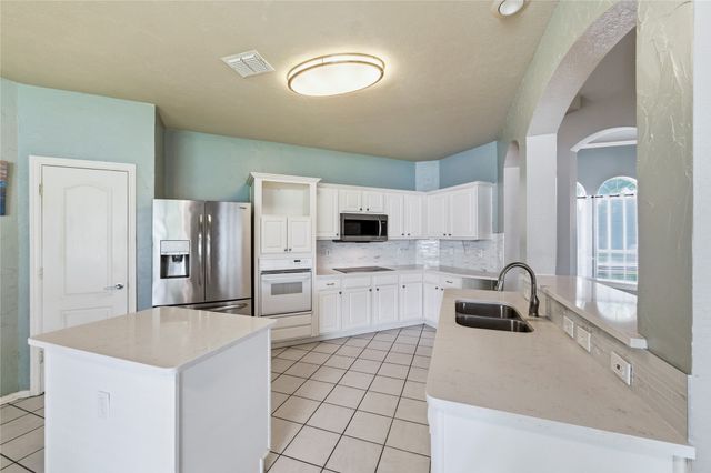 1184 Pleasant Oaks Drive, Lewisville, TX 75067
