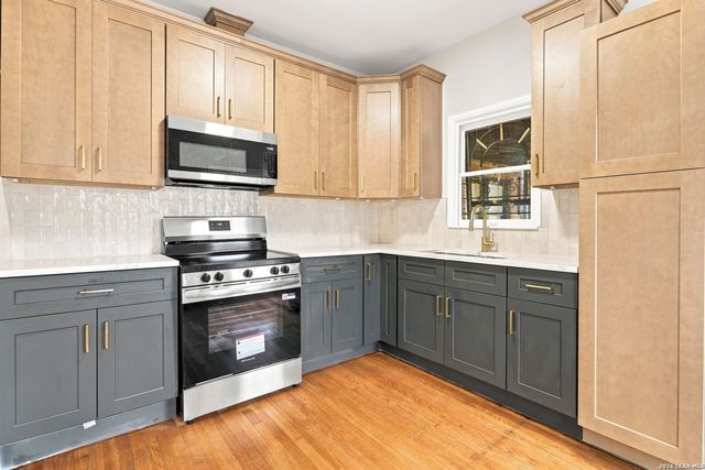 146 North Dr, San Antonio, TX 78201