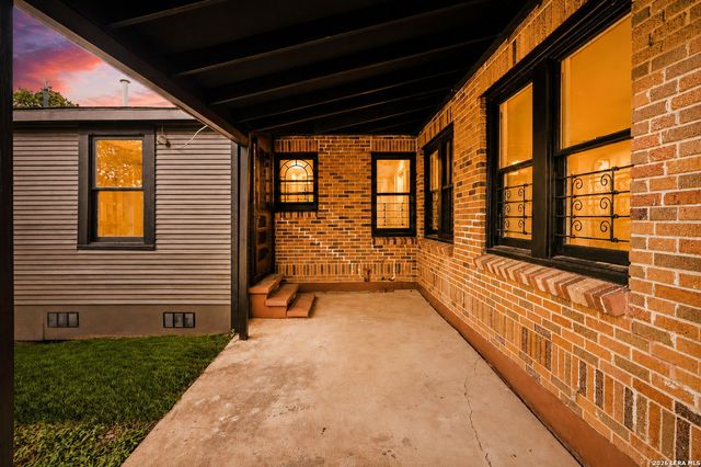 146 North Dr, San Antonio, TX 78201
