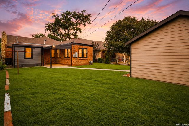 146 North Dr, San Antonio, TX 78201