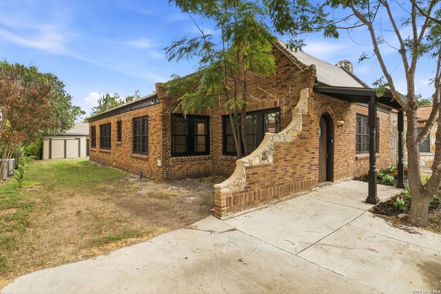 146 North Dr, San Antonio, TX 78201