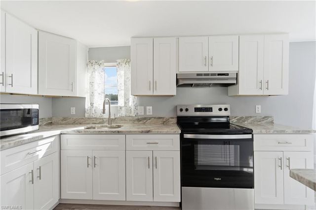 5558 Palm Beach BLVD 82, Fort Myers, FL 33905