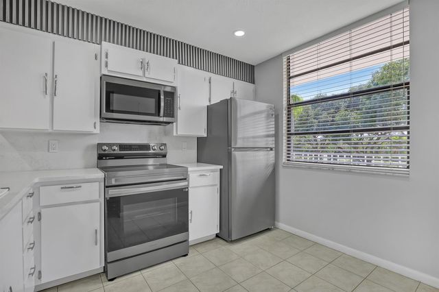 3650 Whitehall Drive 201, West Palm Beach, FL 33401