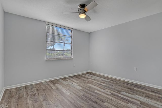 3650 Whitehall Drive 201, West Palm Beach, FL 33401
