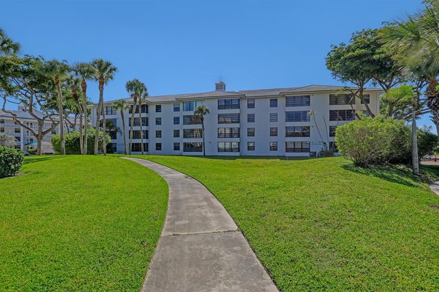 3650 Whitehall Drive 201, West Palm Beach, FL 33401