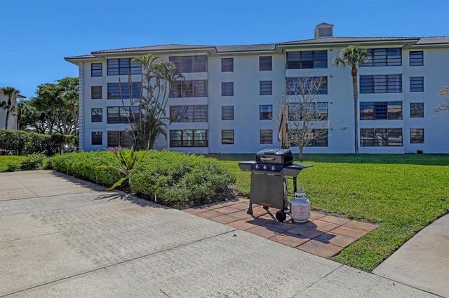 3650 Whitehall Drive 201, West Palm Beach, FL 33401
